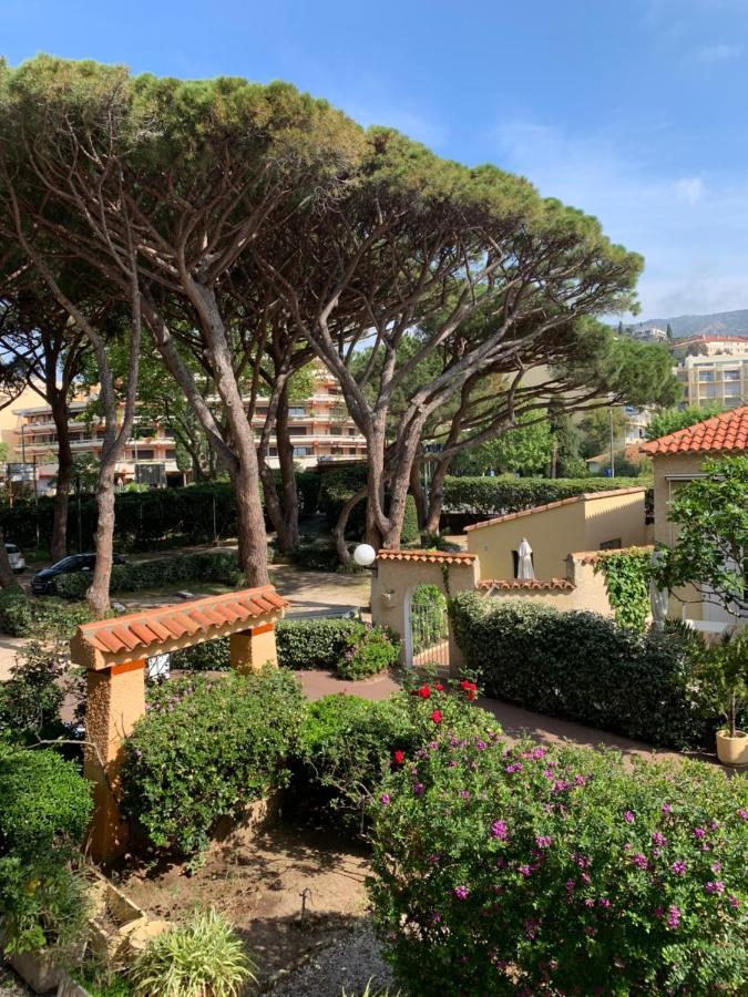 Hotel Beau Rivage Le Lavandou Eksteriør bilde